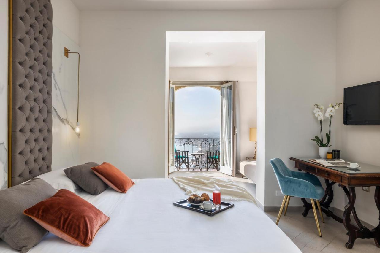 Paradiso Hotel 4*